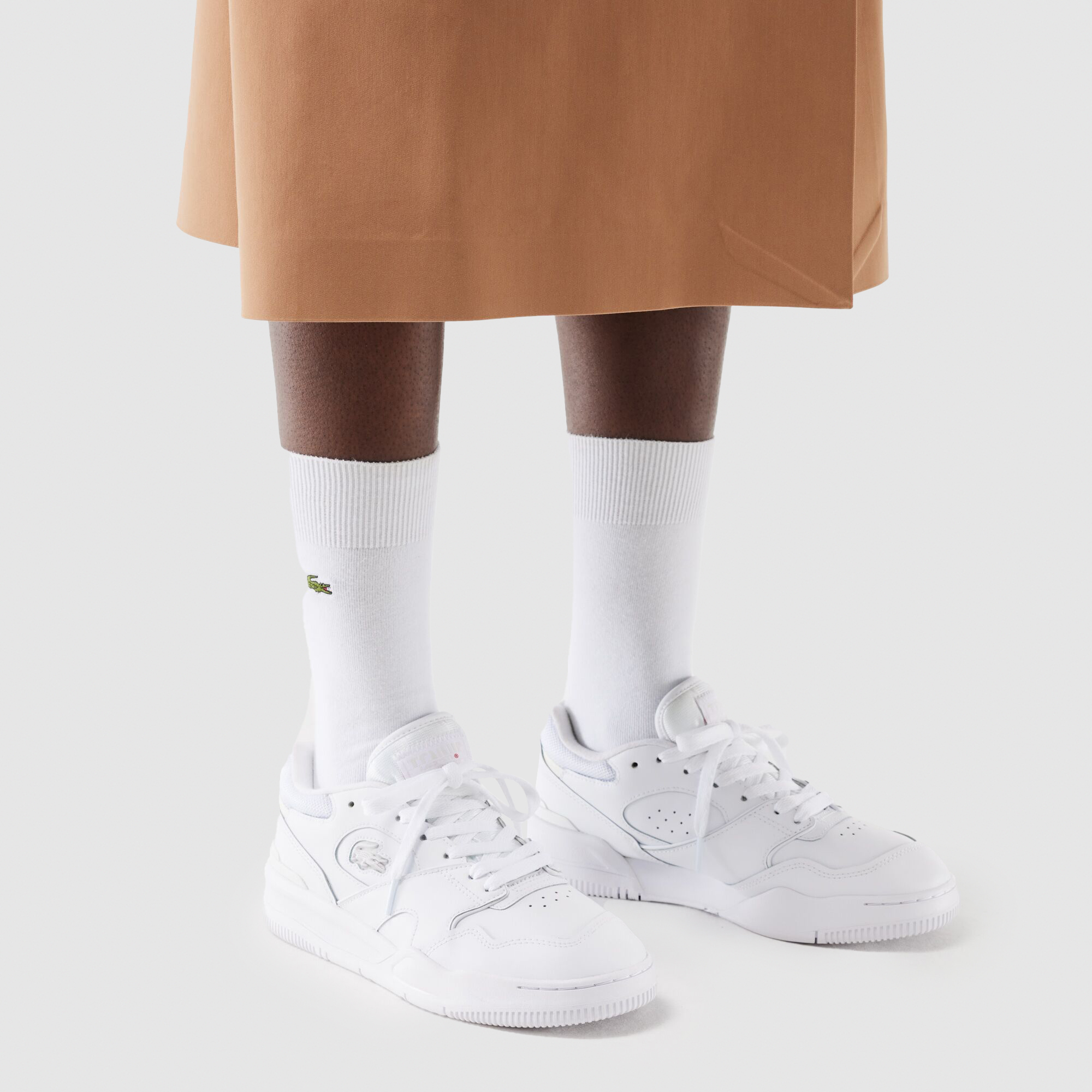 תמונת כל הלוק של נעלי סניקרס ליינשוט